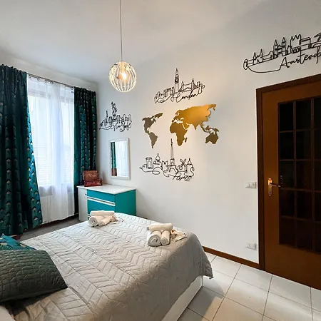 Elegant Three-room In Porta Romana アパート ミラノ